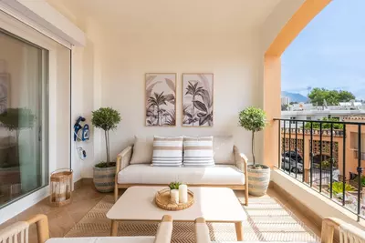 Middle Floor Apartment in Nueva Andalucía
