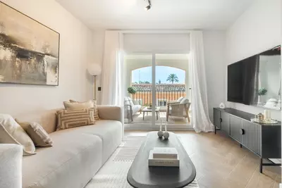 Middle Floor Apartment in Nueva Andalucía