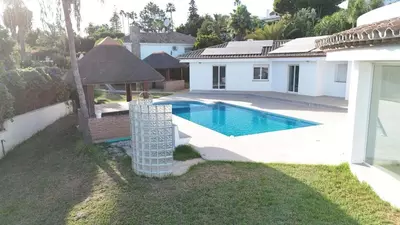 Detached Villa in El Paraiso