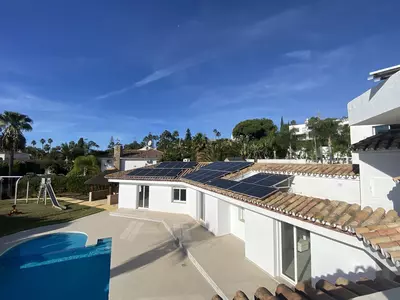 Detached Villa in El Paraiso