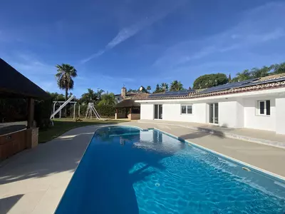 Detached Villa in El Paraiso