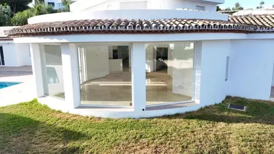 Detached Villa in El Paraiso