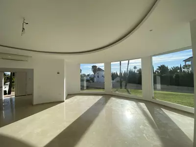 Detached Villa in El Paraiso