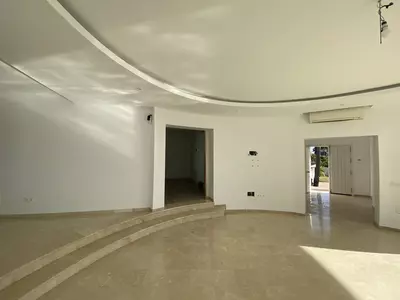 Detached Villa in El Paraiso