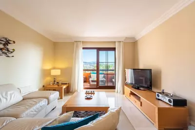 Middle Floor Apartment in Benahavís