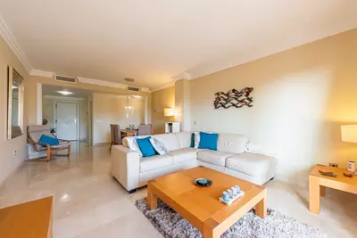 Middle Floor Apartment in Benahavís