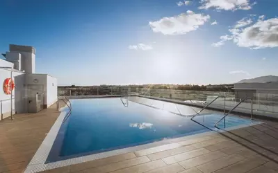 Middle Floor Apartment in Nueva Andalucía