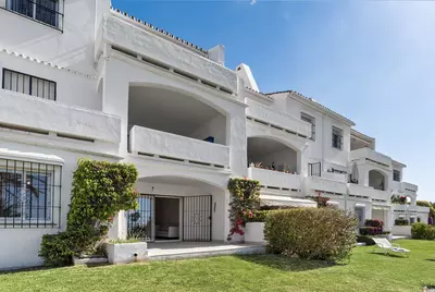 Ground Floor Apartment in Nueva Andalucía