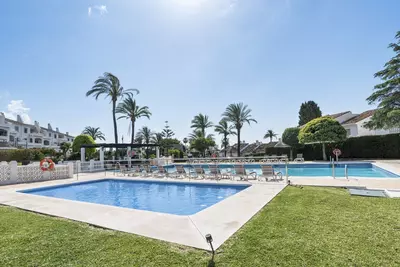 Ground Floor Apartment in Nueva Andalucía
