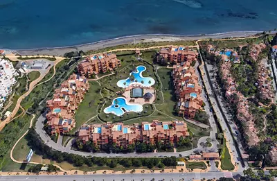 Middle Floor Apartment in Estepona