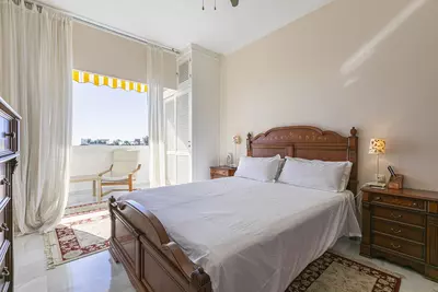 Middle Floor Apartment in Nueva Andalucía