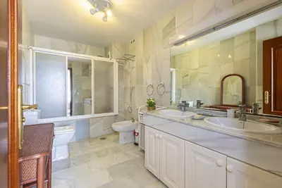 Middle Floor Apartment in Nueva Andalucía