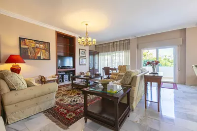 Middle Floor Apartment in Nueva Andalucía