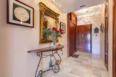 Middle Floor Apartment in Nueva Andalucía