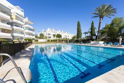 Middle Floor Apartment in Nueva Andalucía