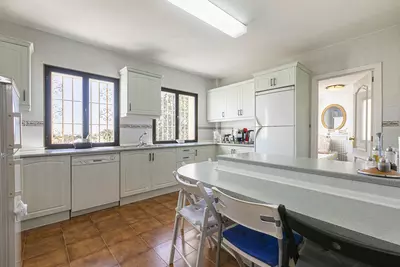 Middle Floor Apartment in Nueva Andalucía
