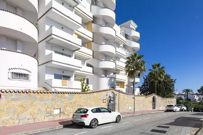 Middle Floor Apartment in Nueva Andalucía