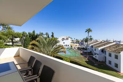 Middle Floor Apartment in Nueva Andalucía