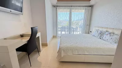 Middle Floor Apartment in Benahavís