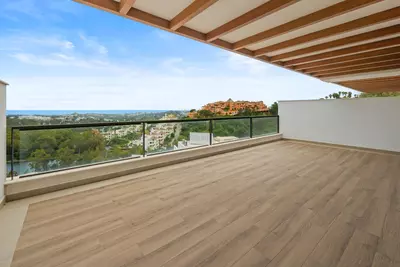 Middle Floor Apartment in Nueva Andalucía