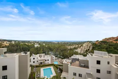 Middle Floor Apartment in Nueva Andalucía