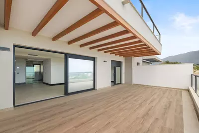 Middle Floor Apartment in Nueva Andalucía