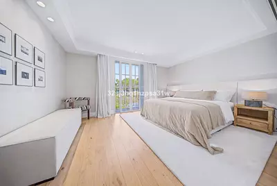 Detached Villa in Nueva Andalucía