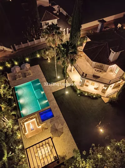 Detached Villa in Nueva Andalucía