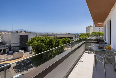 Middle Floor Apartment in Estepona