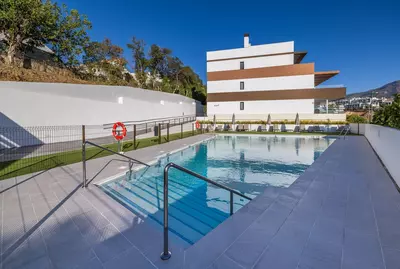 Middle Floor Apartment in Estepona