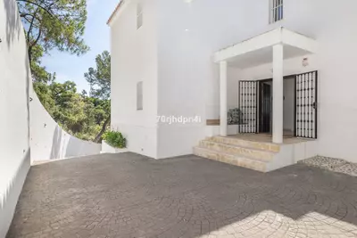 Detached Villa in Estepona