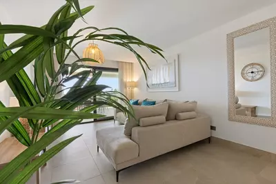 Middle Floor Apartment in Casares Playa