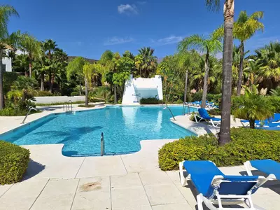 Middle Floor Apartment in Estepona
