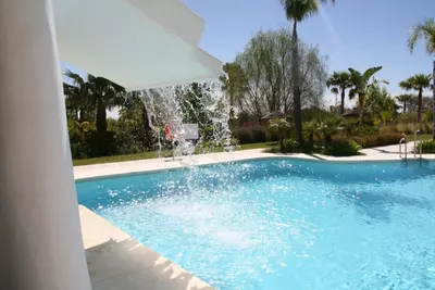 Middle Floor Apartment in Estepona