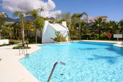 Middle Floor Apartment in Estepona