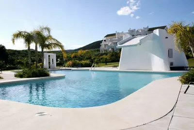 Middle Floor Apartment in Estepona