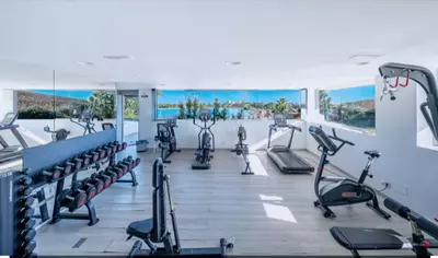Middle Floor Apartment in Estepona