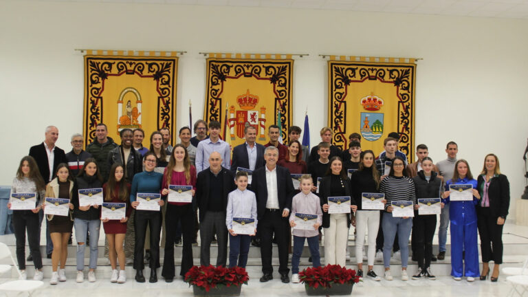 Prize: City promotes top athletes