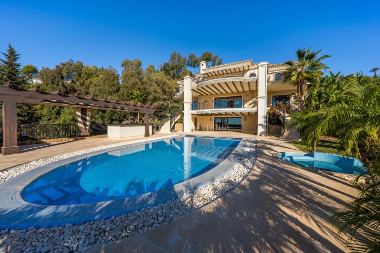 2487HFV | Villa in Marbella East – € 5,495,000 – 7 beds, 7 baths