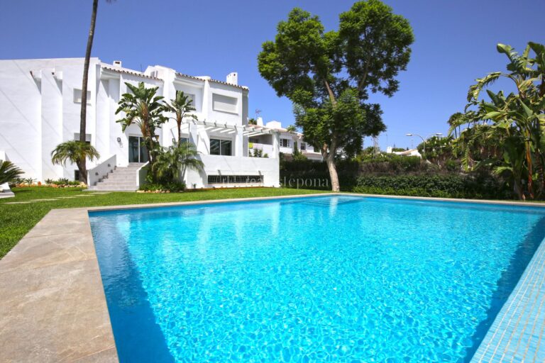 2907MLTH | Town House in Nueva Andalucia – € 1,850,000 – 5 beds, 4 baths