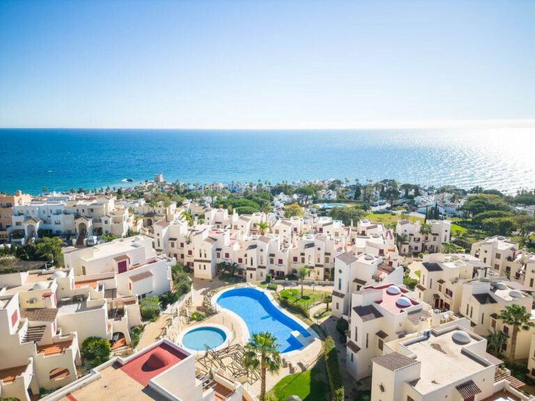 R4624540 | Penthouse Duplex in Casares Playa – € 260,000 – 2 beds, 2 baths