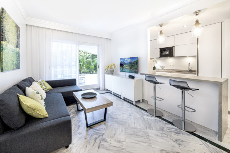R4410838 | Ground Floor Apartment in Nueva Andalucía – € 399,000 – 2 beds, 2 baths