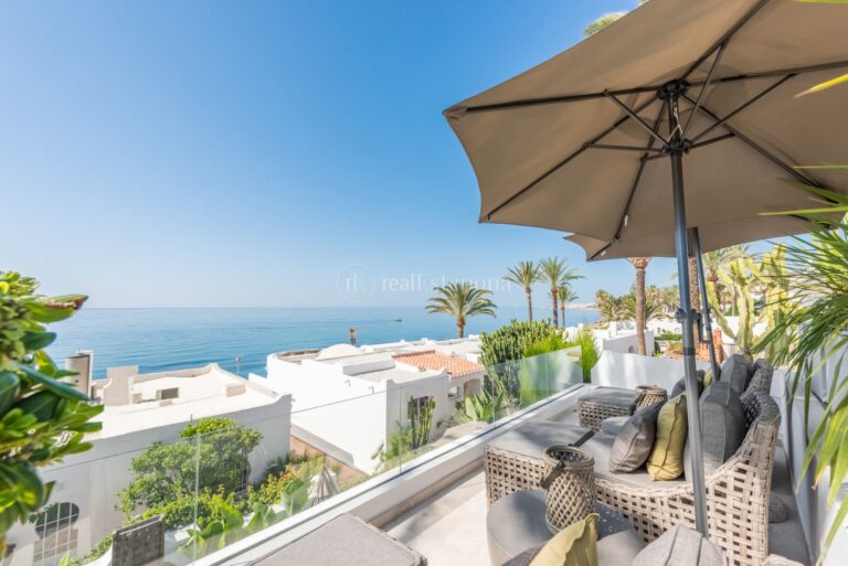 R4353505 | Town House in Marbella Golden Mile – € 2,975,000 – 3 beds, 3 baths