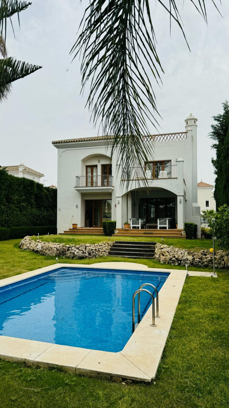 R4708981 | Detached Villa in Selwo – € 865,000 – 4 beds, 3 baths