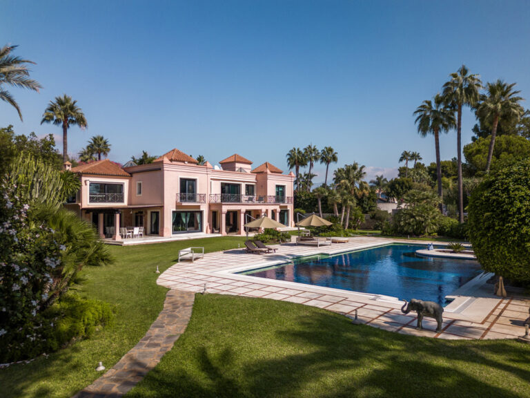 R4505752 | Detached Villa in Estepona – € 14,350,000 – 8 beds, 8 baths