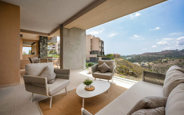 R4420789 | Middle Floor Apartment in Benahavís – € 750,000 – 2 beds, 2 baths