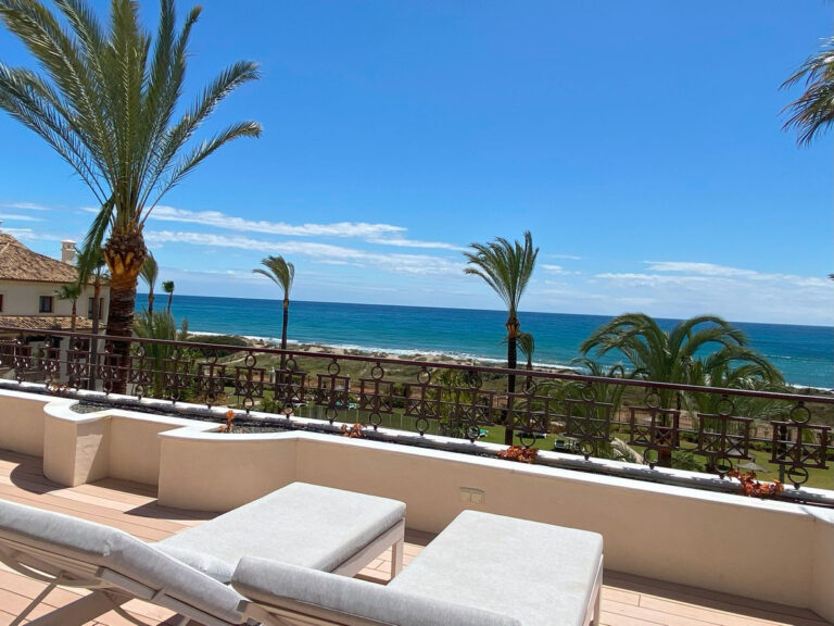 R4688848 | Penthouse in Los Monteros – € 5,675,000 – 5 beds, 5 baths