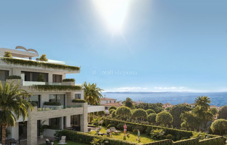 2585HFA | Apartment in Estepona – € 560,000 – 2 beds, 3 baths