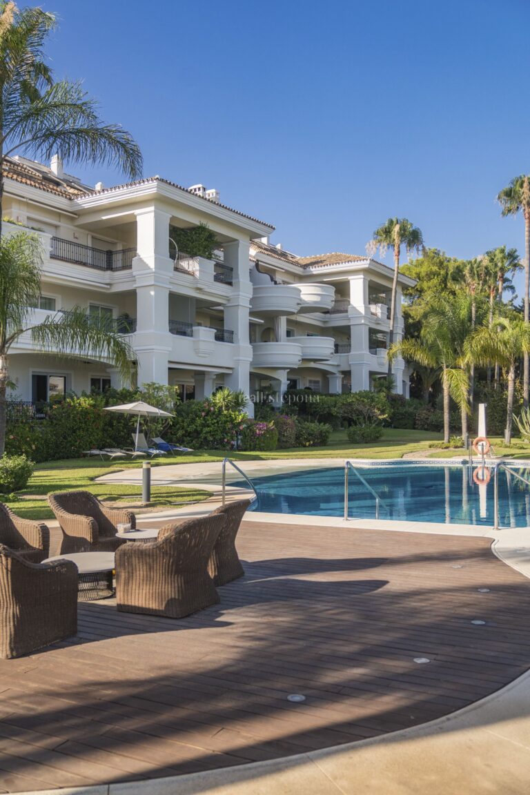 2595HFA | Apartment in Marbella Golden Mile – € 2,295,000 – 3 beds, 3 baths