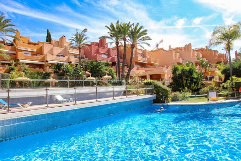 197HFA | Town House in Nueva Andalucia – € 630,000 – 3 beds, 3 baths